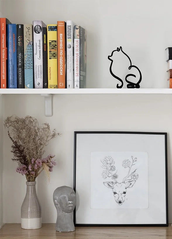 Dog/cat sculpture
