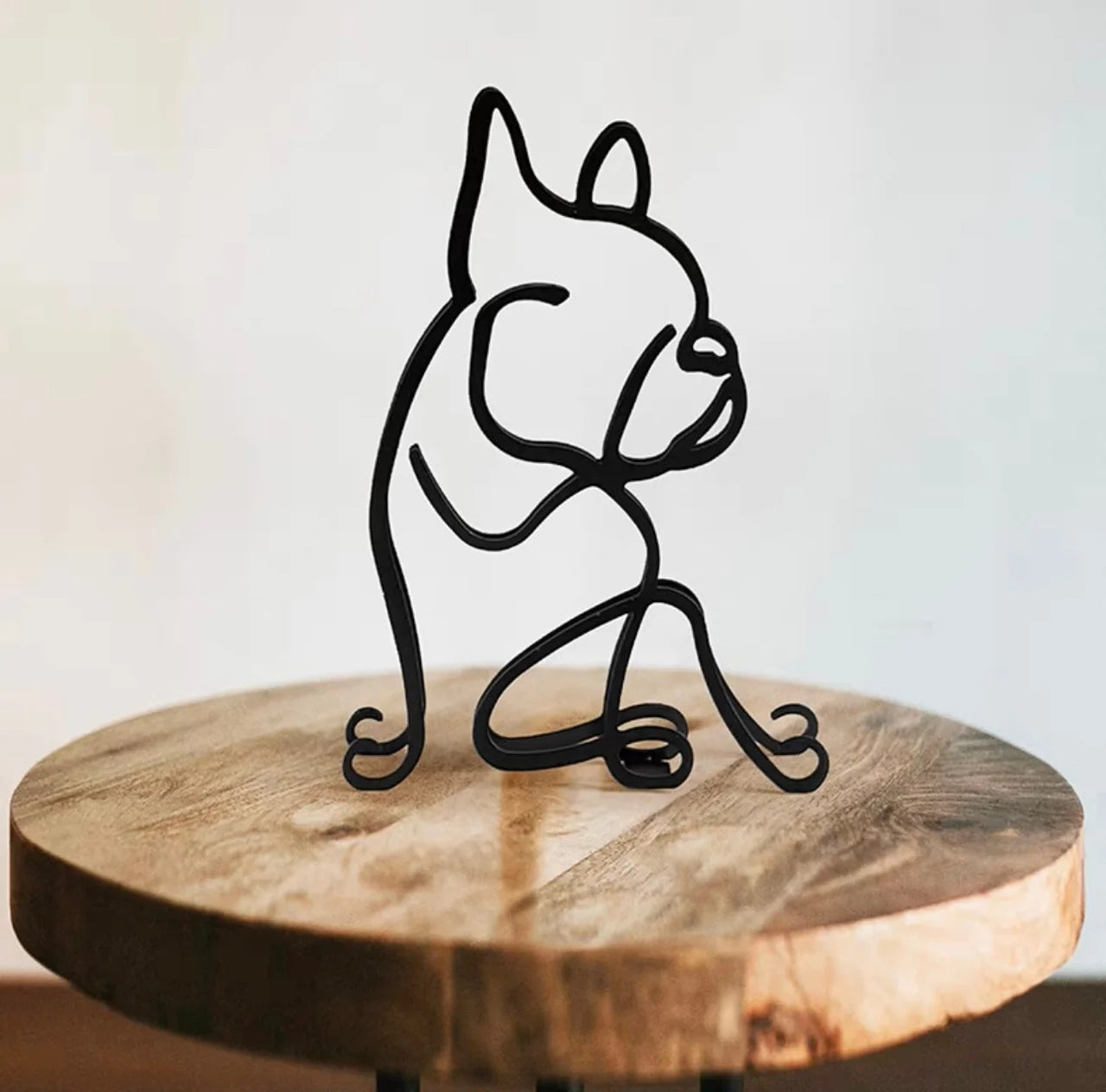 Dog/cat sculpture